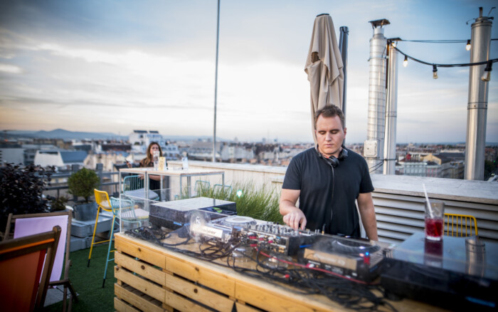 Vincee D Commands the Dancefloor with New Tech House Weapon “Control”